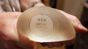 Luxemburg soll über Brustimplantate entscheiden 