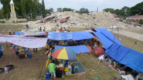 Zahl der Toten nach Erdbeben steigt auf mehr als 100