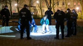 Was bringen nächtliche Ausgangssperren?