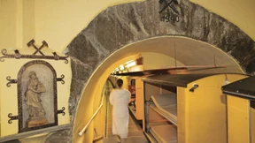 In den Radonstollen zur Schmerzlinderung