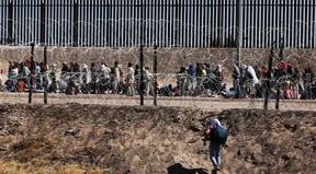 An der Grenze setzt Biden auf Zuckerbrot und Peitsche