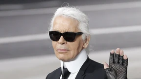 Karl Lagerfeld kommt an das Fleet