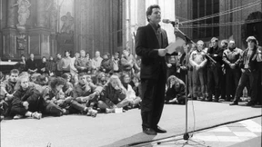 Skepsis im Osten, Bewunderung im Westen