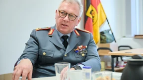 Generalmajor zweifelt an Wehrdienst ohne Pflichtelemente