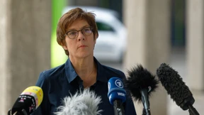 Kramp-Karrenbauer: Bisher keine Erkenntnisse zu Anschlag in Mali