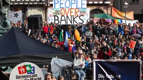 Buhrufe für den Redner der Linkspartei