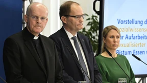 Eine Mauer des Schweigens