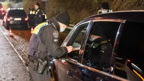 Betrunkener fährt Polizisten an und verletzt ihn schwer