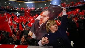 Die größere Gefahr: Erdogans glühende Anhänger