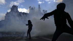 Der Tag für Frankreichs neuen Premier startet mit Protesten
