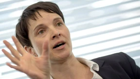 AfD-Chefin Petry hat kein Problem mit Waffen
