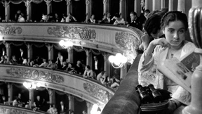 In der Dunkelloge wird soupiert