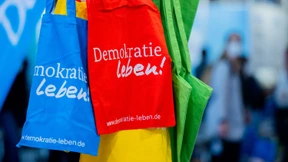 Millionen für die Demokratie