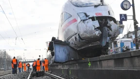 ICE in Frankfurt entgleist