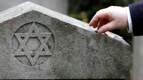 Ein stummer Vater und ein fremder  Bruder