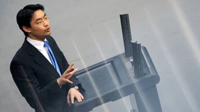 Rösler lobt Verfahren gegen Ölkonzerne