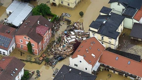 Flutopfer kommen in leeren Flüchtlingsheimen unter