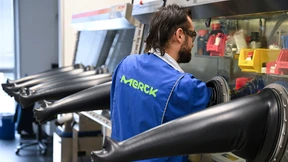 Merck profitiert von hoher Nachfrage im Laborgeschäft