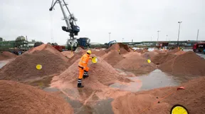 Betrüger ergaunern mehr als 100 Millionen Euro mit Metallschrott