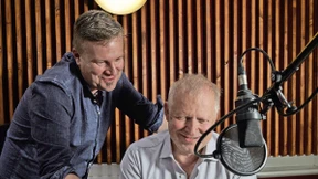 Der Klon am Mikrofon