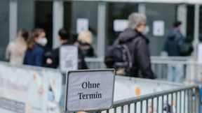 Betrügerin soll mit erfundenen Corona-Testzentren Millionensumme erschlichen haben