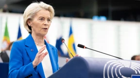 Von der Leyen wünscht sich „AI first”-Mentalität in allen Schlüsselbranchen