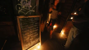 Lange Schlangen für Benzin und Mahlzeiten