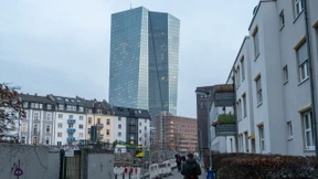 Dax rutscht vor EZB-Entscheid zwischenzeitlich ab