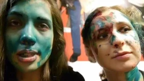 Pussy-Riot-Aktivistin bei Angriff verletzt