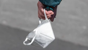 Amtsärzte fordern Maskenpflicht in Innenräumen