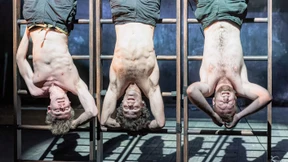 Der russische Held gehört der Unterwelt