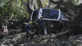 Schlammlawinen hinterlassen Bild der Verwüstung