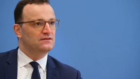 Spahn nennt Zeitplan für mögliche Erleichterungen