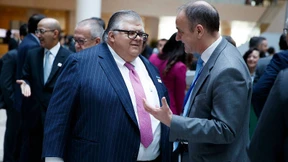 Bank der Notenbanken erkennt erstes Krisensignal