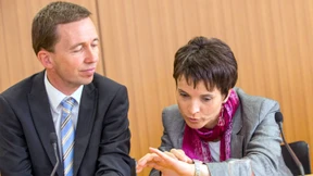 Lucke will nicht „wirtschaftsliberal“ sein