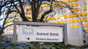 Aktivisten machen Druck auf Krisenfirmen