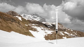 Spritze auf Bergspitze