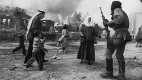 Ein volles Jahrzehnt liegt in Fetzen da