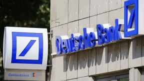 Ratingagentur droht Deutscher Bank mit Herabstufung