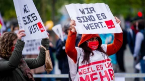 Verdi protestiert mit Partyhits und Konfetti