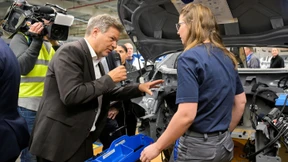 Habeck: VW muss Großteil seiner Probleme selbst lösen