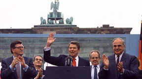 Medienwand und Mauerland