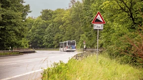 Fahrstreifen auf B54 wäre die günstigste Variante für einen Radweg