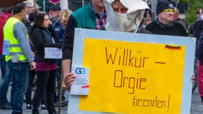 Von der Maßnahmenkritik zur Verschwörungstheorie