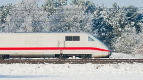 ICE-Züge wegen Schnee und Eis langsamer unterwegs