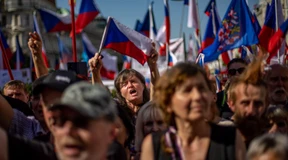 Tausende protestieren in Prag gegen Regierung