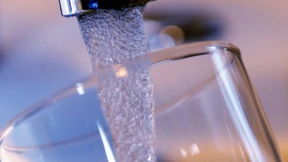 Wasser aus dem Hahn statt aus der Kiste