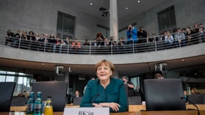 Merkel: Mit Umwelt-Anforderungen an Autos nicht übertreiben