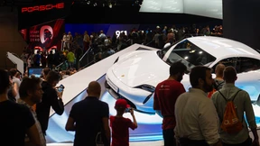 Anderswo, abgefahren, aufgestellt