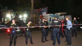 Polizei sucht nach tödlicher Messerattacke nach Täter